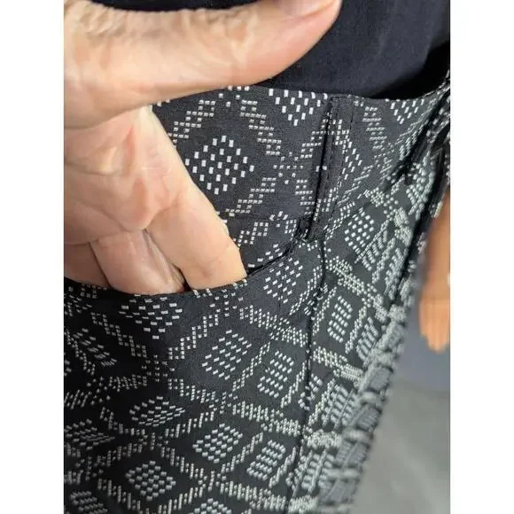 Nanette Lepore Pants Women’s Size 10 Ankle Long Black White Geometric Work Wear - Picture 4 of 9